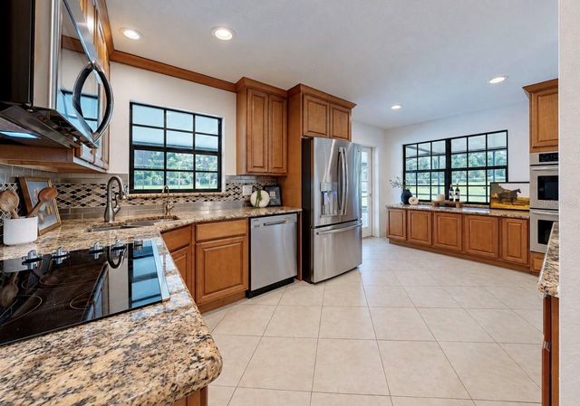 2818 SPRINGDELL CIRCLE, Valrico, FL 33596
