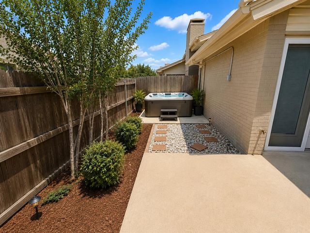 11302 N Benttree Circle, Oklahoma City, OK 73120