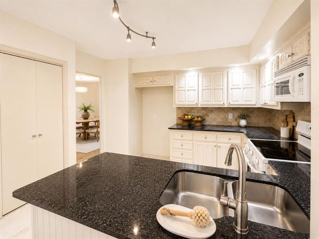 11302 N Benttree Circle, Oklahoma City, OK 73120