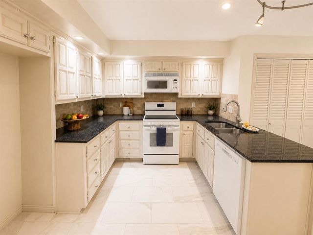 11302 N Benttree Circle, Oklahoma City, OK 73120