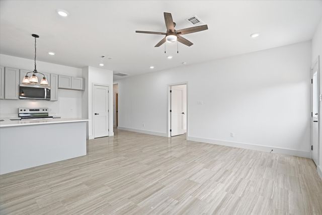 1613 SE Park Road, Mineral Wells, TX 76067