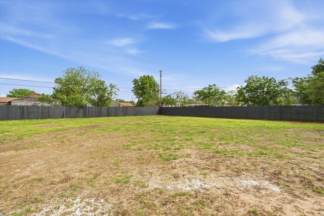 1613 SE Park Road, Mineral Wells, TX 76067