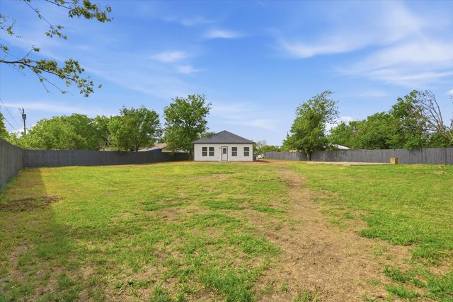 1613 SE Park Road, Mineral Wells, TX 76067