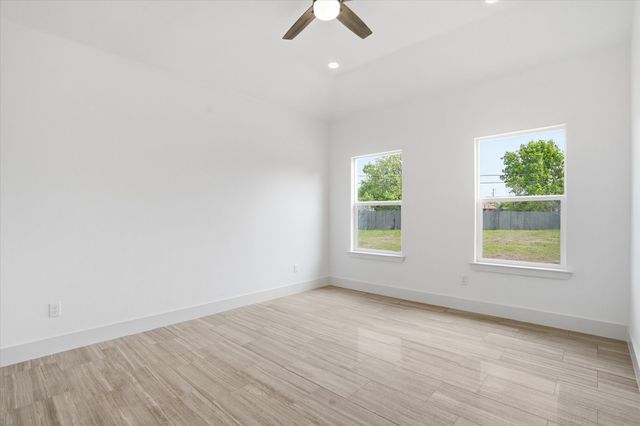 1613 SE Park Road, Mineral Wells, TX 76067