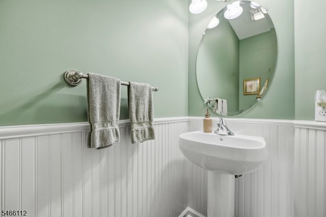 9 Coventry Rd, Hardyston Twp., NJ 07419