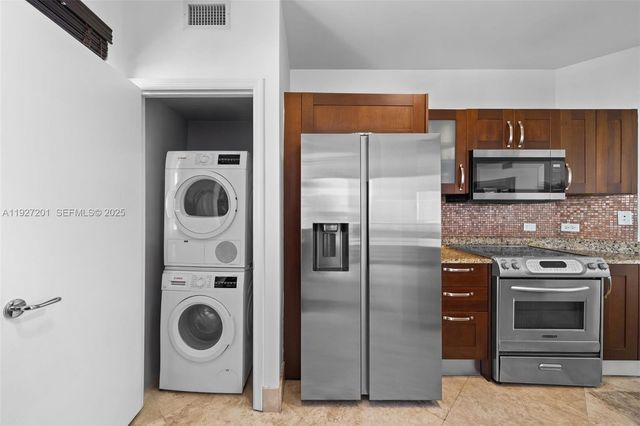 19900 E Country Club Dr 1112, Aventura, FL 33180