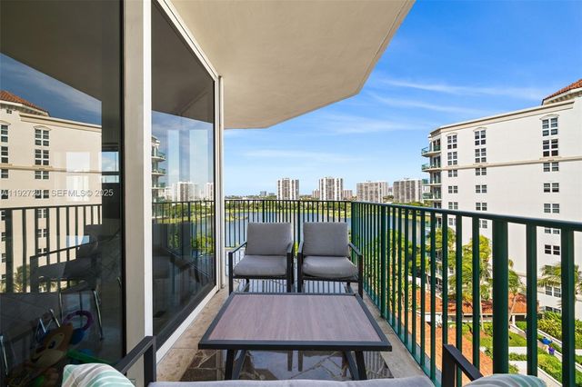 19900 E Country Club Dr 1112, Aventura, FL 33180