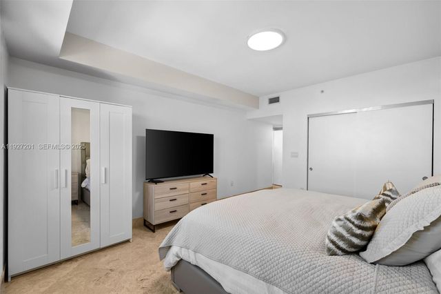 19900 E Country Club Dr 1112, Aventura, FL 33180