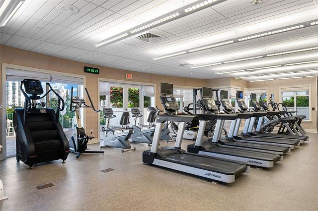 19900 E Country Club Dr 1112, Aventura, FL 33180