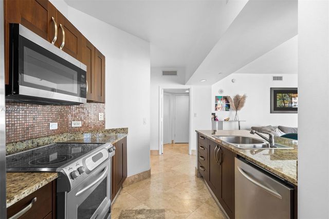 19900 E Country Club Dr 1112, Aventura, FL 33180