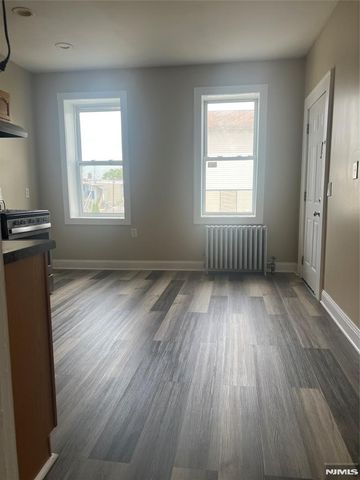 83 Davenport Avenue, Newark, NJ 07107