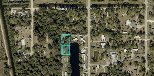 7614 Pierre CIR, North Fort Myers, FL 33917
