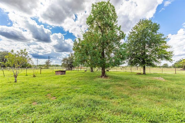 2652 Remmert Road, Bellville, TX 77418