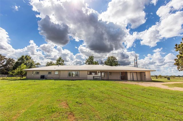 2652 Remmert Road, Bellville, TX 77418