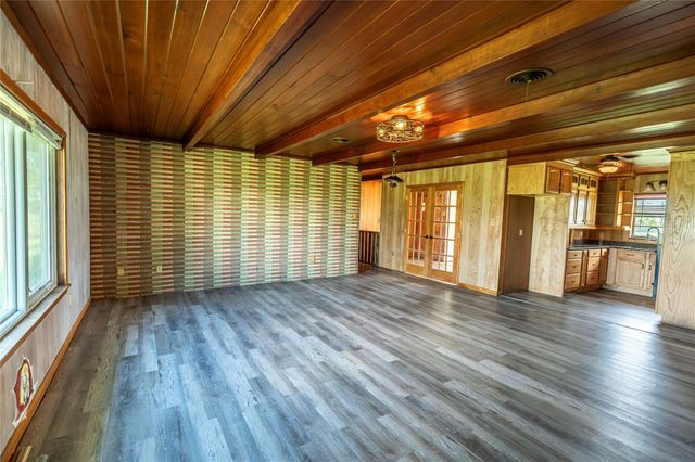 2652 Remmert Road, Bellville, TX 77418