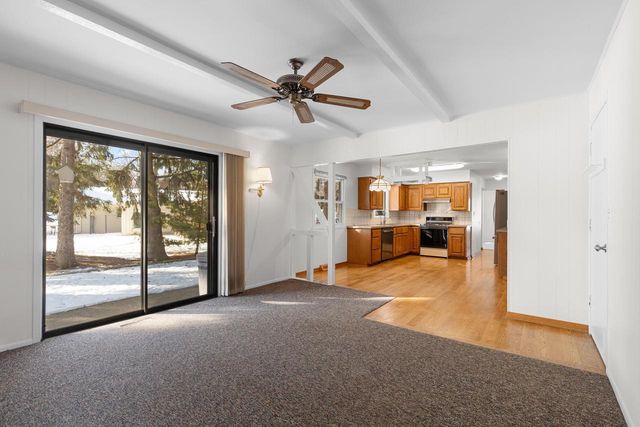 139 Debbie COURT, Waukesha, WI 53189