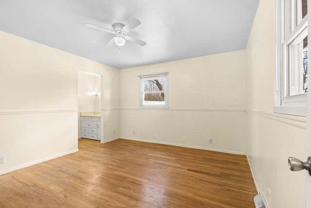 139 Debbie COURT, Waukesha, WI 53189