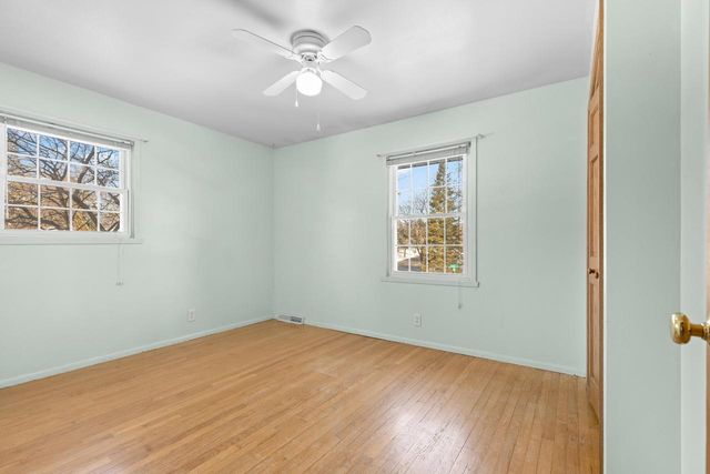 139 Debbie COURT, Waukesha, WI 53189