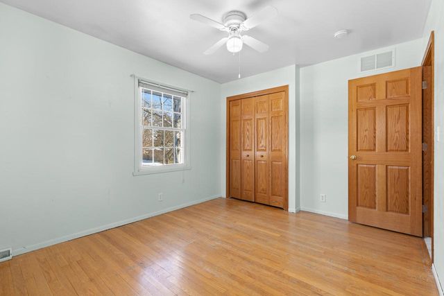 139 Debbie COURT, Waukesha, WI 53189