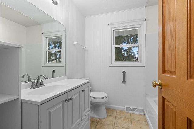 139 Debbie COURT, Waukesha, WI 53189