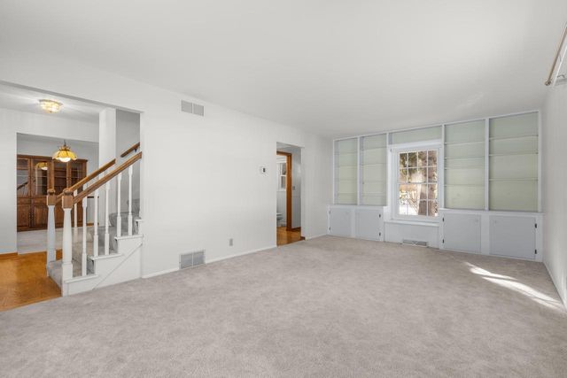 139 Debbie COURT, Waukesha, WI 53189