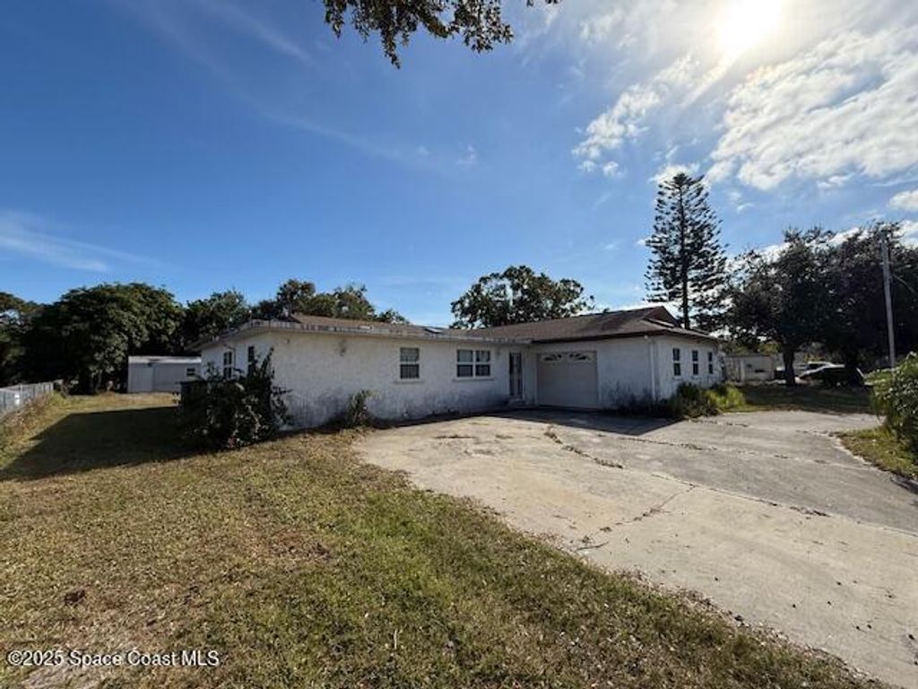 1626 Riviera Drive NE, Palm Bay, FL 32905