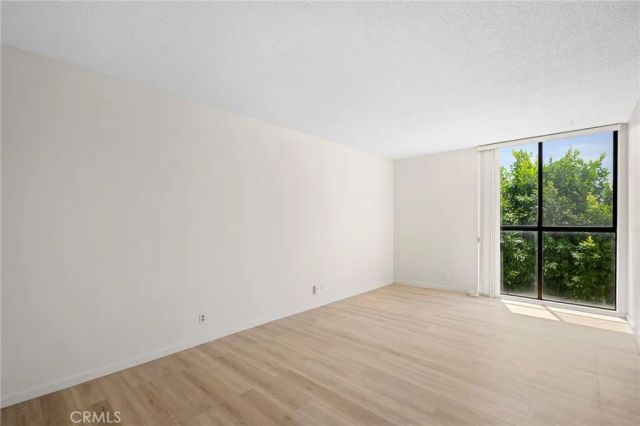 1305 N Columbus Avenue 109, Glendale, CA 91202