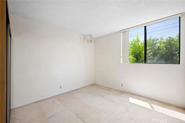 1305 N Columbus Avenue 109, Glendale, CA 91202
