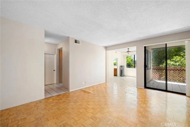 1305 N Columbus Avenue 109, Glendale, CA 91202