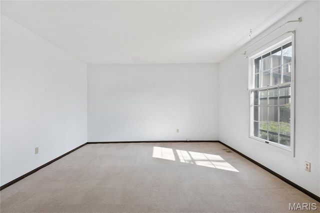 15575 Clover Ridge Drive, Chesterfield, MO 63017