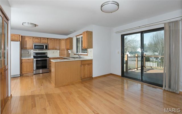 15575 Clover Ridge Drive, Chesterfield, MO 63017