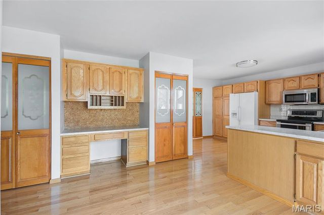 15575 Clover Ridge Drive, Chesterfield, MO 63017