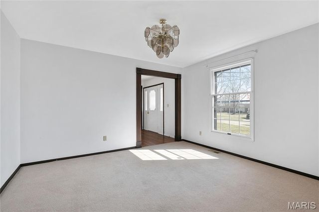 15575 Clover Ridge Drive, Chesterfield, MO 63017