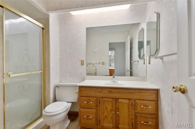 15575 Clover Ridge Drive, Chesterfield, MO 63017