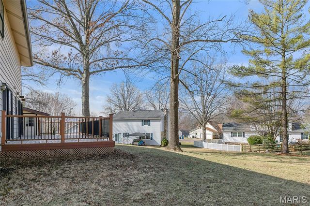 15575 Clover Ridge Drive, Chesterfield, MO 63017