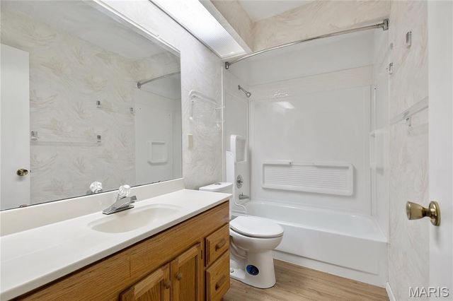 15575 Clover Ridge Drive, Chesterfield, MO 63017