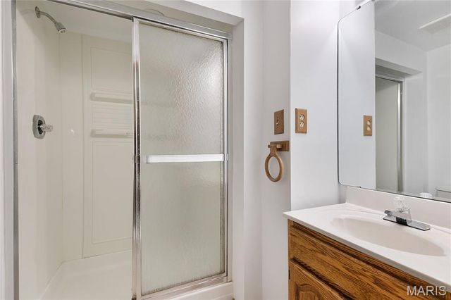 15575 Clover Ridge Drive, Chesterfield, MO 63017