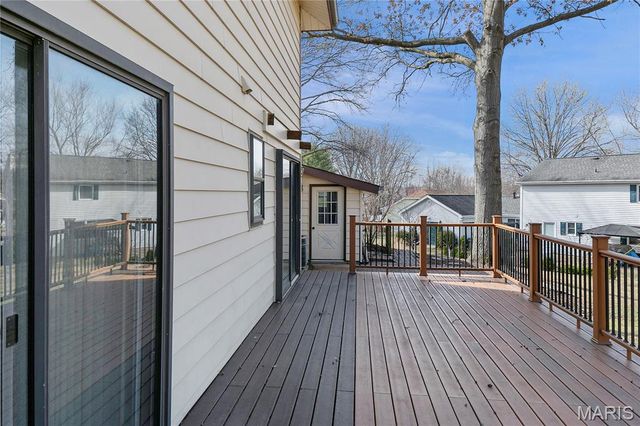 15575 Clover Ridge Drive, Chesterfield, MO 63017