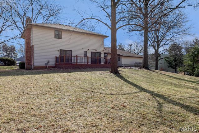 15575 Clover Ridge Drive, Chesterfield, MO 63017