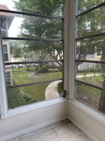 5103 NW 35th St 503, Lauderdale Lakes, FL 33319