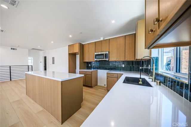 1259 Longwood Avenue 3.5, Los Angeles, CA 90019