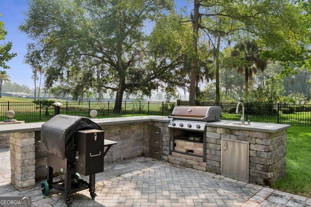 354 Oak Grove Island Drive, Brunswick, GA 31523