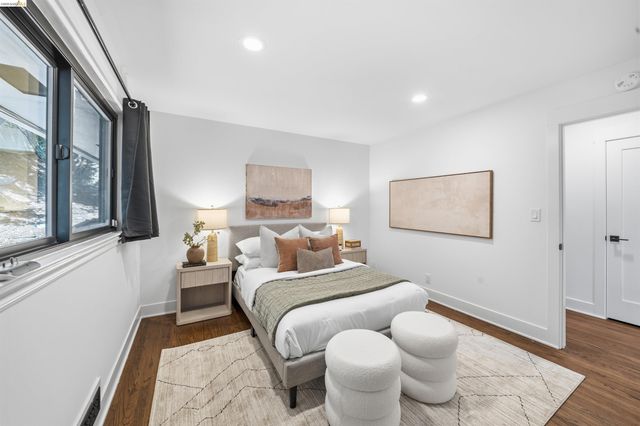 5696 Colton Blvd, Oakland, CA 94611