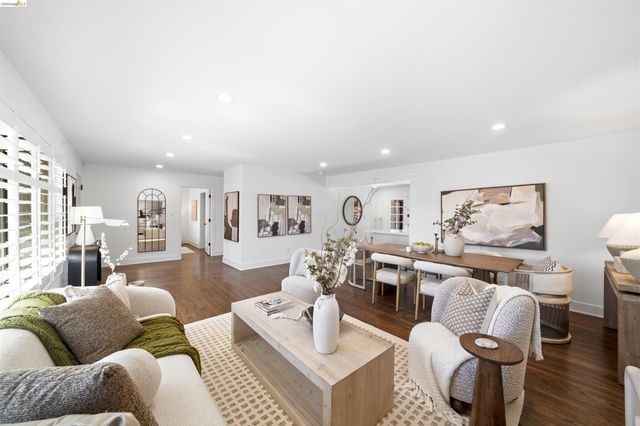 5696 Colton Blvd, Oakland, CA 94611