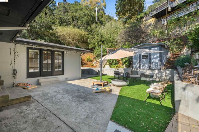 5696 Colton Blvd, Oakland, CA 94611