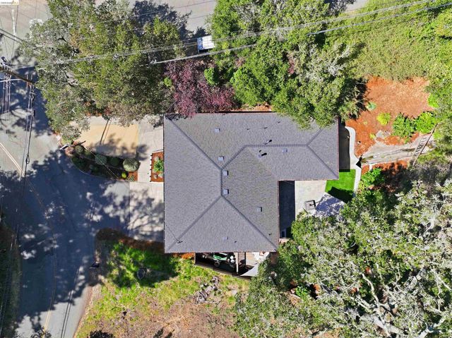 5696 Colton Blvd, Oakland, CA 94611
