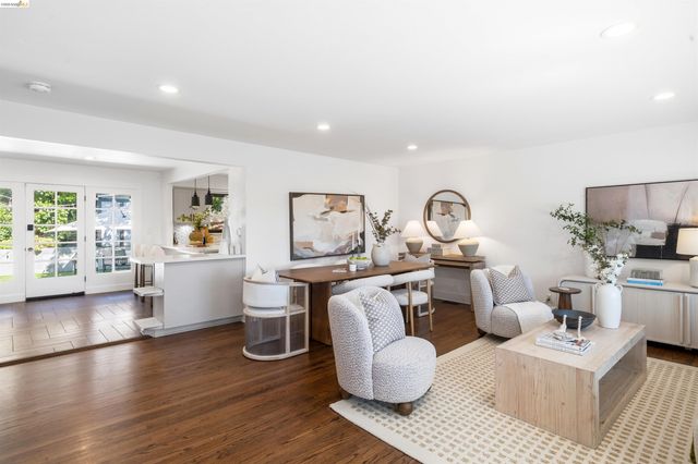 5696 Colton Blvd, Oakland, CA 94611