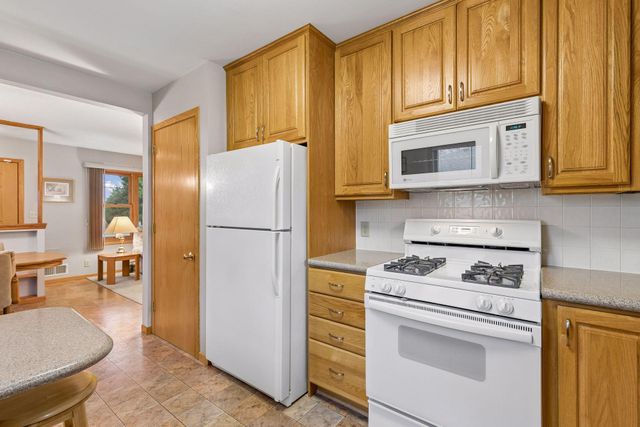 2700 W 84th Street, Bloomington, MN 55431