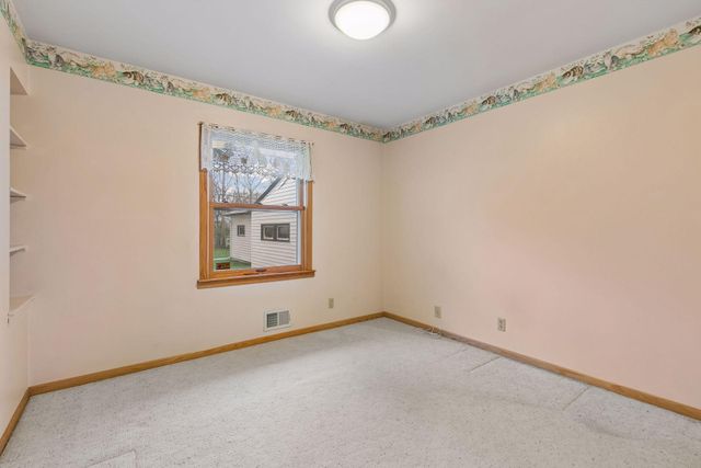 2700 W 84th Street, Bloomington, MN 55431