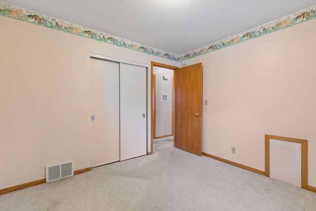 2700 W 84th Street, Bloomington, MN 55431